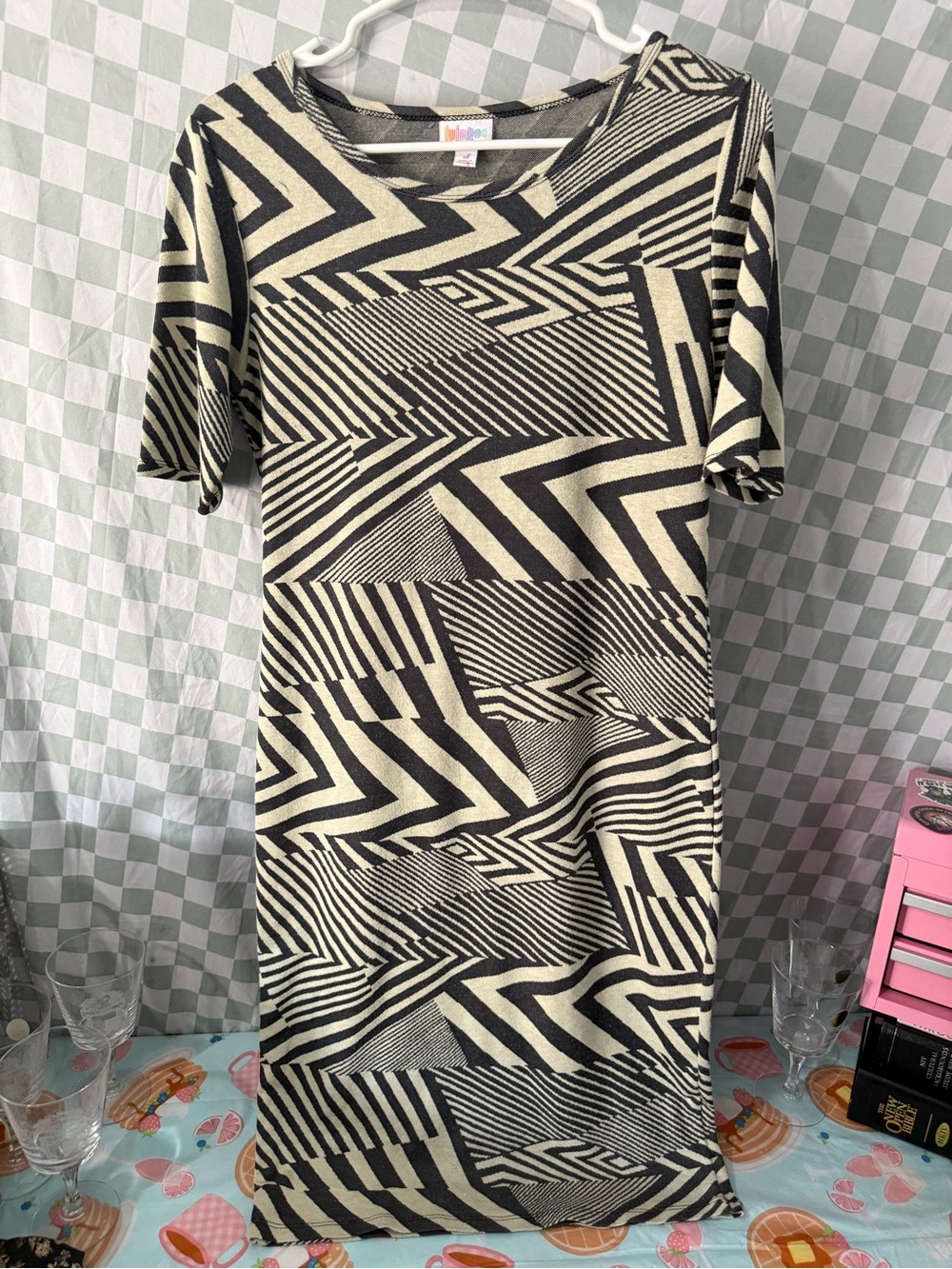 LuLaRoe Black and Cream Geometric Maxi Dress with Short Sleeves